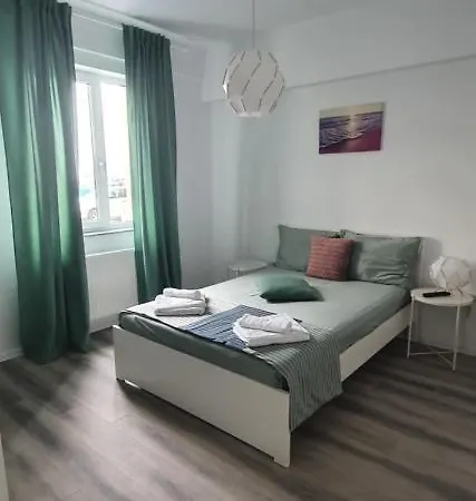 Seashore 5 Apartment *