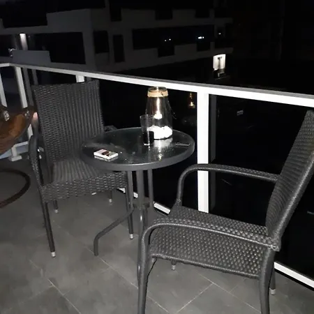 Seashore 5 Apartment *